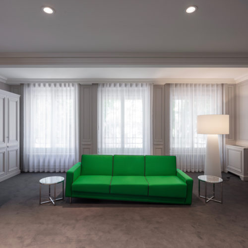 mobiliers soignés d’un bâtiment administratif pour une banque privée à Genève.