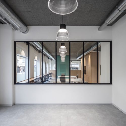 Verrière des ateliers polyvalents créatifs du Centre-Espoir à Genève